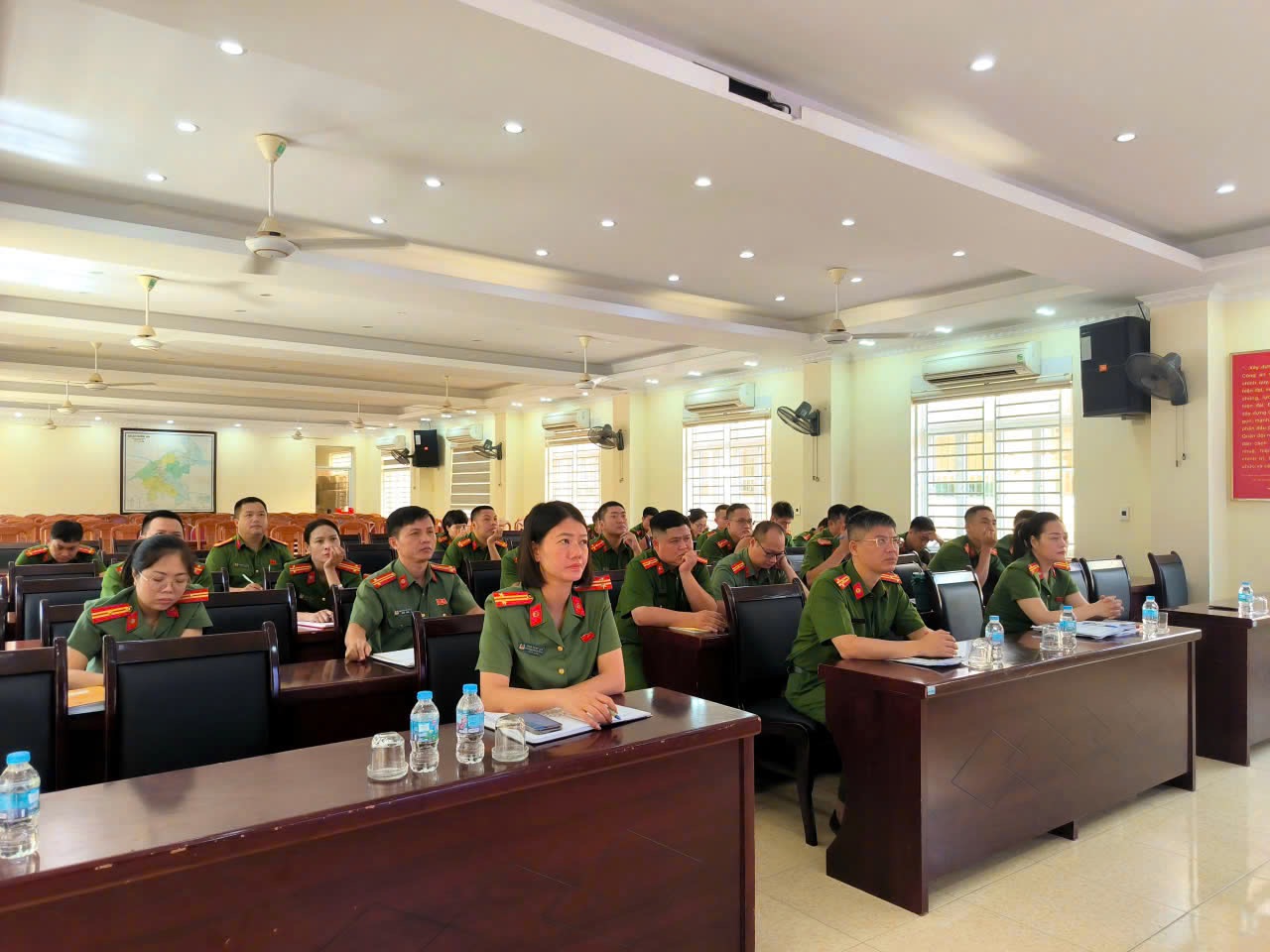 Công an phường Kiến An tổ chức Hội nghị quán triệt quy trình công tác quản lý người nước ngoài tại Việt Nam